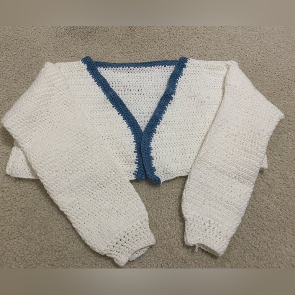Crochet short white and blue cardigan